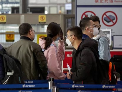 Pasajeros en el aeropuerto de Pekín