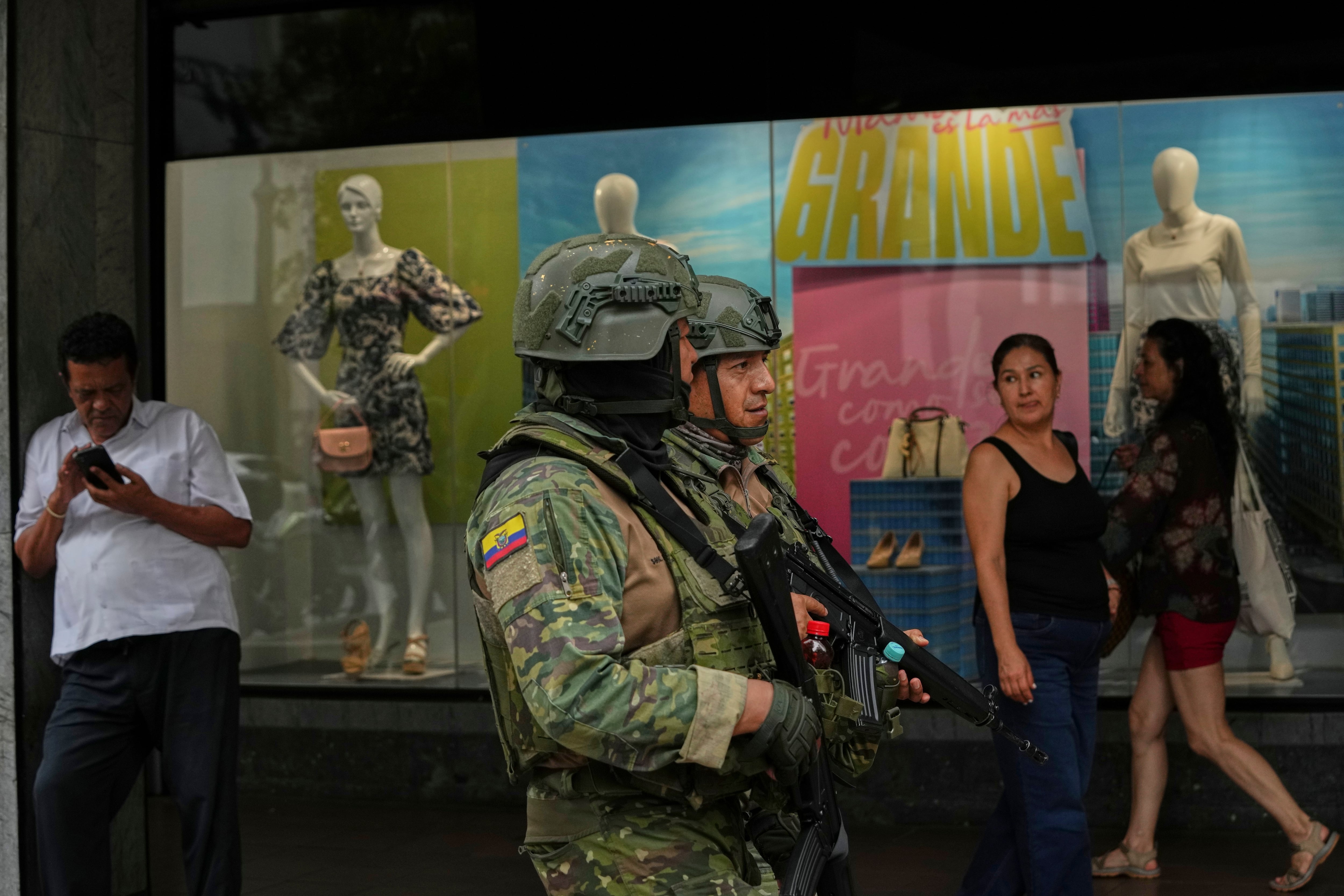 La nueva mano dura de Colombia amenaza con agravar el crimen hacia Ecuador