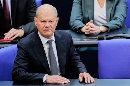 The outgoing German chancellor, Olaf Sholz, after knowing the vote results.  