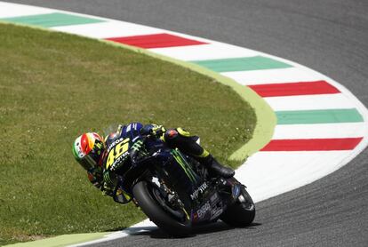 Valentino Rossi, piloto del equipo Movistar Yamaha, durante el Gran Premio de Italia.