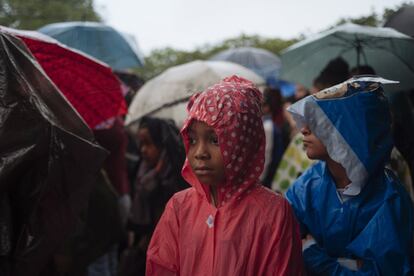 Casi 10.000 niños, niñas y adolescentes venezolanos están matriculados en algún colegio de Cúcuta. Uno de cada cuatro reside en Venezuela y debe cruzar la frontera cada día para no perder clases.