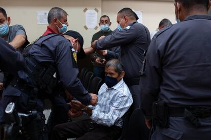 Un acusado durante una audiencia suspendida.