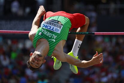 El argelino Hichem Bouhanoun, durante su actuación en la prueba de salto de altura, el 20 de agosto. 