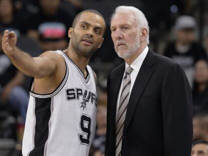 Parker y Popovich, en un partido Spurs-Rockets. 