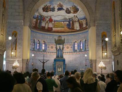 Ceremonia católica en la catedral de Nuestra Señora de África en Argel, en 2006.