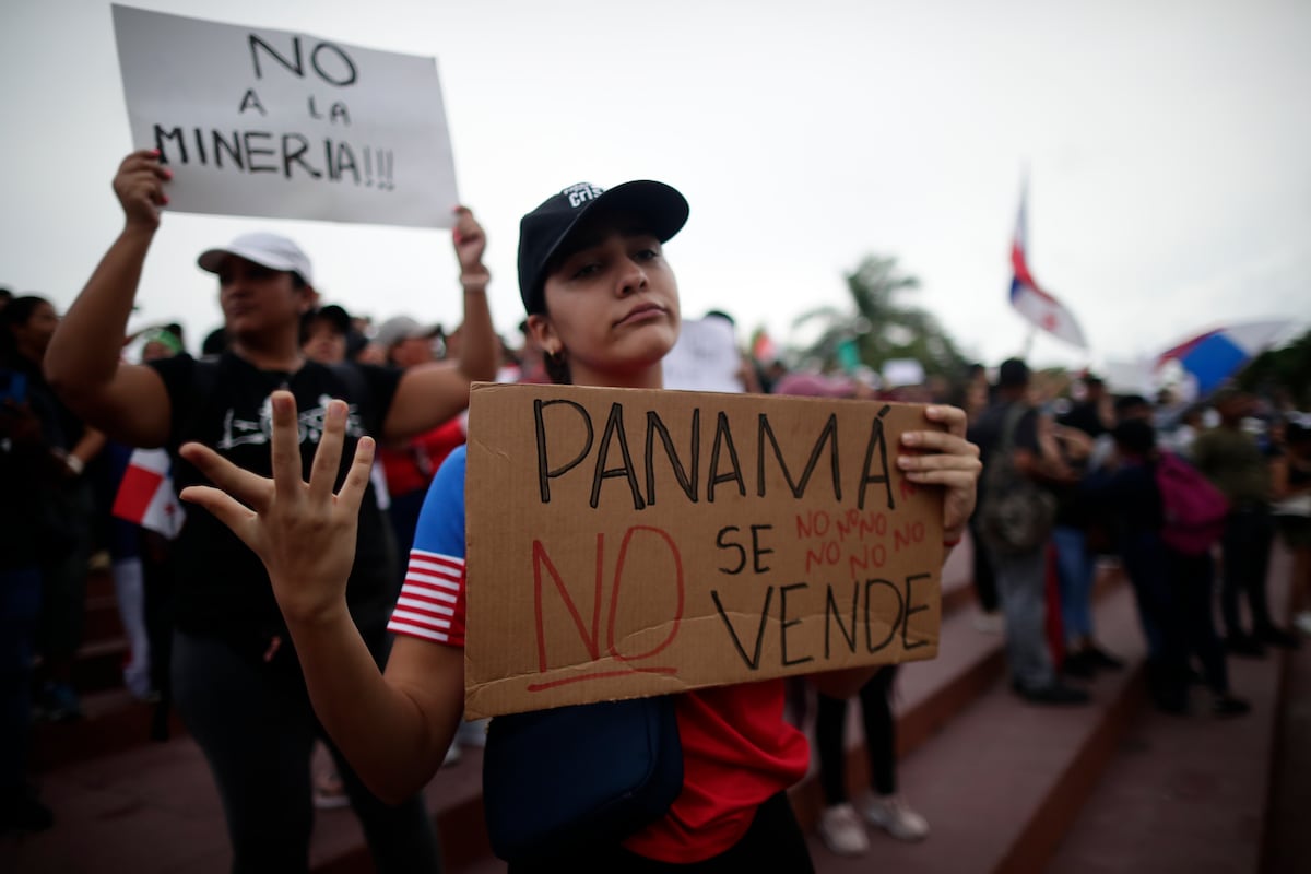 Mass protests in Panama to reject new concession for largest copper