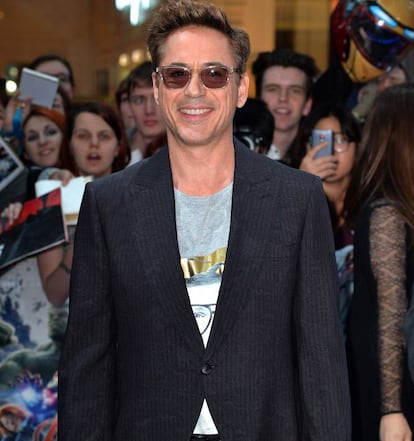 <strong>Quién.</strong> Robert Downey Jr, Nueva York (EE UU), 51 años.
<strong>Su truco.</strong> “Si pudiese comer lo que quisiese todos los días tomaría pizza con pasta carbonara y por la noche helado hasta que me sintiese totalmente tóxico”. Así de claro se mostró el protagonista de ‘Iron Man’ en una entrevista con ‘Vanity Fair’. Pero como esta dieta está totalmente contraindicada, Downey Jr se esfuerza por comer sano y practica algo que le apasiona, el kung fu.