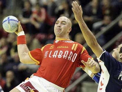 Demetrio Lozano, en un partido ante Ucrania.