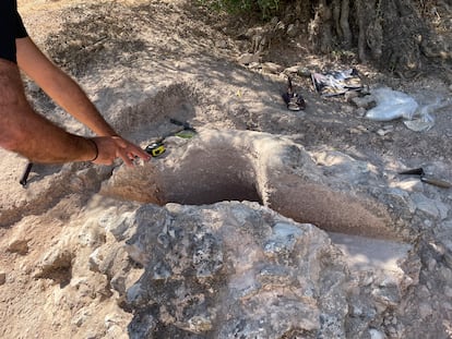 El pozo de decantación, hallado en un olivar a las afueras de Zahara de la Sierra, servía para decantar restos y para controlar la presión del agua.