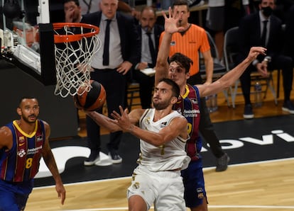 Campazzo, en una entrada a canasta