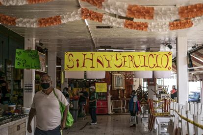 Comerciantes de Ciudad de México han ofrecido sus servicios de comida para llevar ante la pandemia.