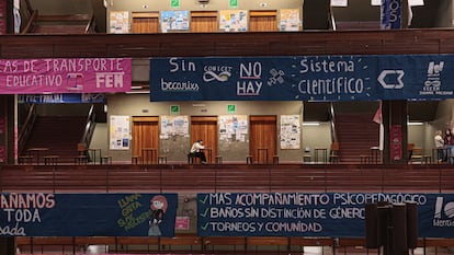 Facultad de Ciencias Exactas de la Universidad de Buenos Aires durante la huelga de profesores, en agosto de 2024.