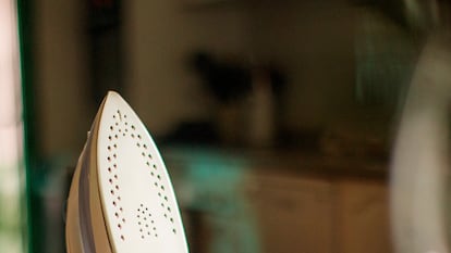 ¿Pereza, rebeldía o sostenibilidad? Por qué cada vez más jóvenes han dejado de planchar