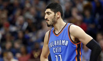 Enes Kanter, pívot de los Thunder.