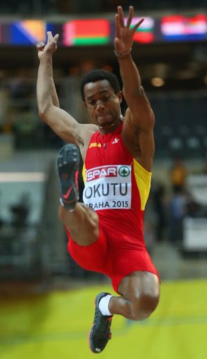 Jean Marie Okutu, en la clasificación de longitud.