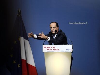 El líder del PS francés, François Hollande en un mitin en Brest, Francia.