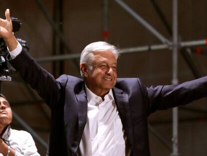 López Obrador ante sus simpatizantes el pasado 1 de julio.