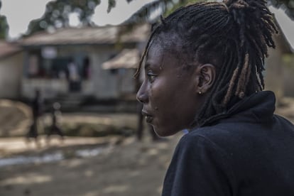Bentu Sandy, superviviente del Ébola en Sierra Leona. Tras recuperarse pasó a ser trabajadora de salud mental de MSF.