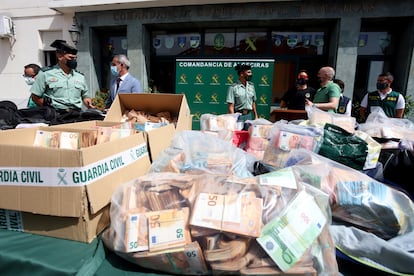 Miles de billetes incautados en la operación Jumita, en Algeciras (Cádiz).