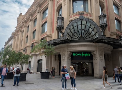 Edificio de El Corte Inglés en Portal de l'Àngel de Barcelona.