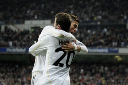 Cristiano e Higuaín, celebrando el primer gol.