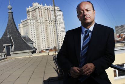 Juan Carlos Campo en la azotea del Ministerio de Justicia, junto a la plaza de España.