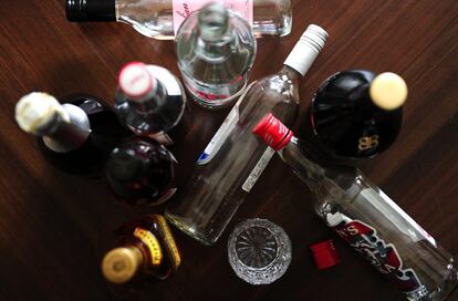 Botellas de alcohol.