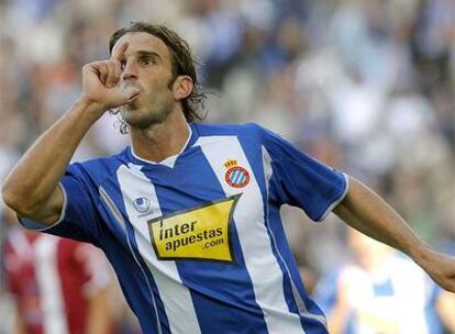 Iván Alonso celebra su primer tanto ante el Tenerife.