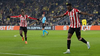Inaki Williams (derecha) y Nico Williams celebran el primer gol ante el Fenerbahçe este miércoles.