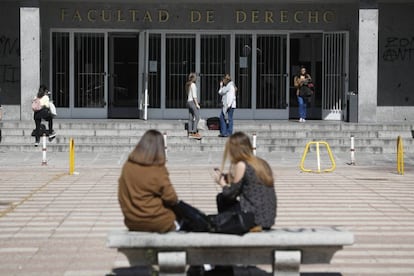 Exterior de la Facultad de Derecho de la Universidad Complutense de Madrid.