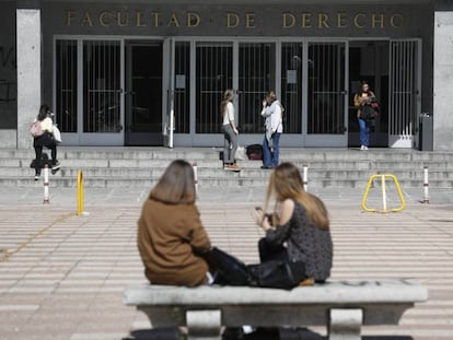 Exterior de la Facultad de Derecho de la Universidad Complutense de Madrid. 
