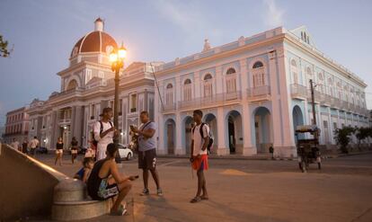 El palacio de Gobierno en la antigua plaza de Armas de Cienfuegos.