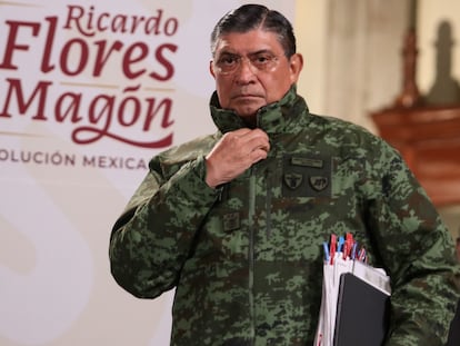 Luis Cresencio Sandoval, secretario de la Defensa Nacional durante una conferencia de prensa en Palacio Nacional, este jueves.