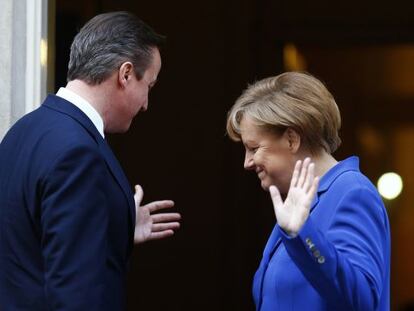David Cameron y Angela Merkel, reunidos en febrero en Londres.