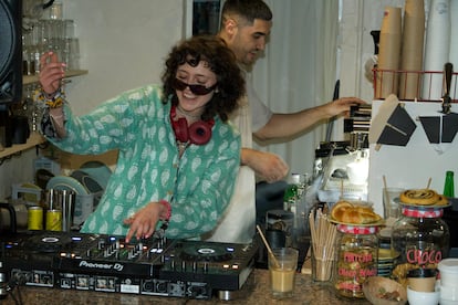 Coffee parties