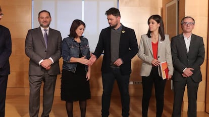 Imatge d'una de les reunions entre dirigents d'ERC i del PSOE.