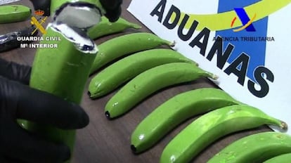 Cocaína oculta en falsas bananas, en un alijo incautado en 2017. 