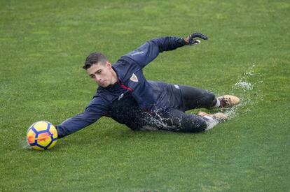 Kepa, en el entrenamiento del Athletic de este martes.