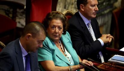 La alcaldesa de Valencia, Rita Barberá, en el pleno extraordinario en que se ha debatido sobre el estado de la ciudad.