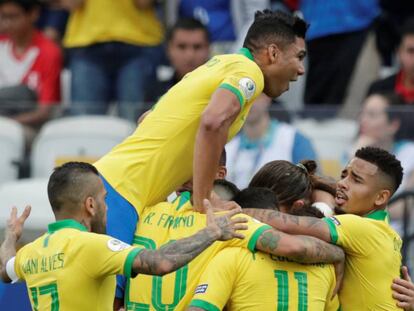 Los jugadores de Brasil celebran un gol en la Copa América del año pasado.