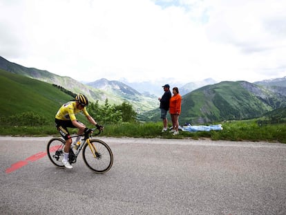 Vingegaard, al ataque el sábado, hacia la victoria en la Croix de Fer.