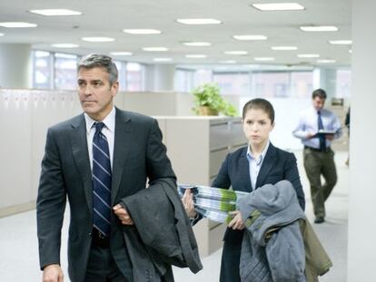 George Clooney interpreta su papel de &lsquo;ejecutor&rsquo; en la pel&iacute;cula &lsquo;Up in the air&rsquo;. 