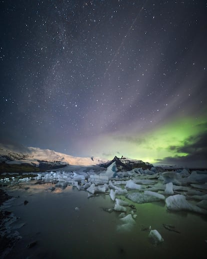 La magia de las auroras boreales en Islandia.