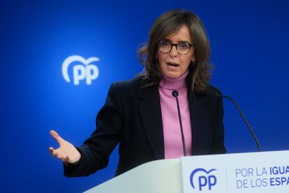 La vicesecretaria de Organización Territorial del PP, Carmen Fúnez durante la rueda de prensa posterior a la reunión del comité de dirección del PP en la sede del partido este miércoles en Madrid.