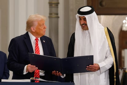 Donald Trump junto al emir qatarí Tamim bin Hamad Al Thani, durante la gira que está llevando a cabo por Oriente Medio.