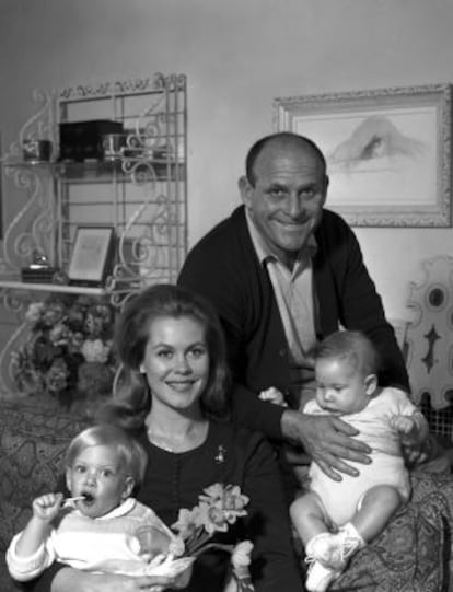 William Asher, con su esposa, Elizabeth Montgomery, y sus hijos.