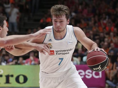 Doncic escapa de Van Rossom