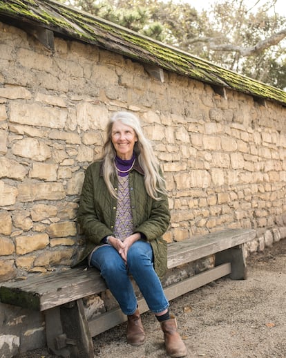 La escritora Jane Smiley, retratada en Monterey (California), en diciembre de 2022.