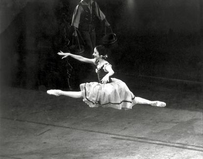Luego de 17 a&ntilde;os sin bailar &lsquo;Giselle&rsquo; en los Estados Unidos, Alicia Alonso reaparece en este ballet en el Metropoliran Opera House de Nueva York. 29 de septiembre de 1977.
