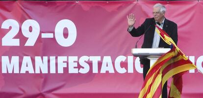 Josep Borrell, a la manifestació.